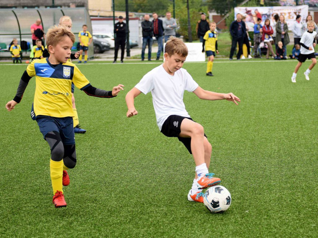KSZO Galacticos i OKS Opatów w finale ?Świętokrzyskich Orłów ? otwartych mistrzostw piłki nożnej o Puchar Wolnej Polski? (zdjęcia)