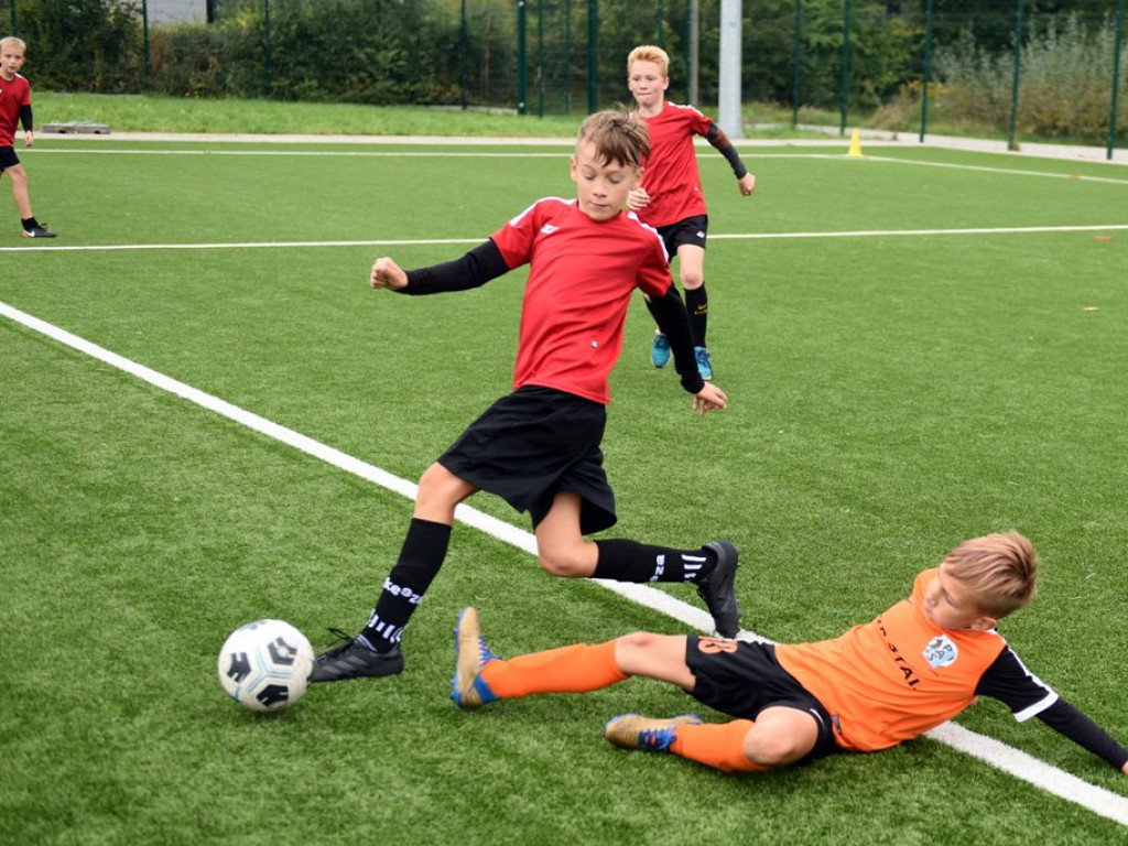 KSZO Galacticos i OKS Opatów w finale ?Świętokrzyskich Orłów ? otwartych mistrzostw piłki nożnej o Puchar Wolnej Polski? (zdjęcia)