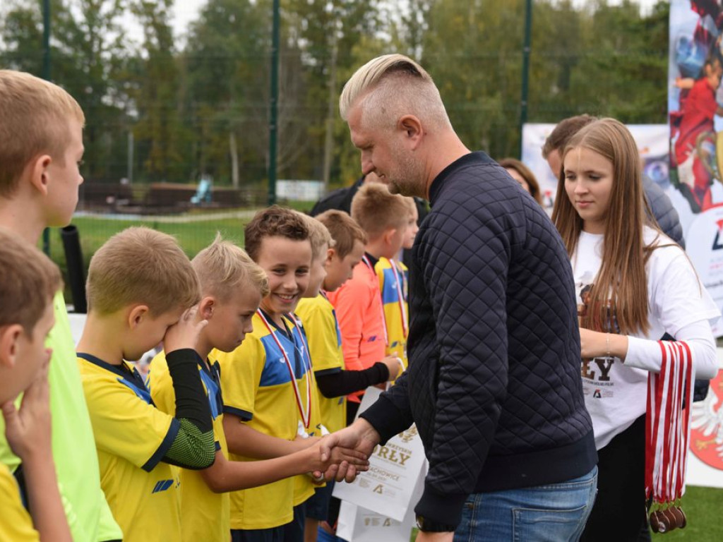 KSZO Galacticos i OKS Opatów w finale ?Świętokrzyskich Orłów ? otwartych mistrzostw piłki nożnej o Puchar Wolnej Polski? (zdjęcia)