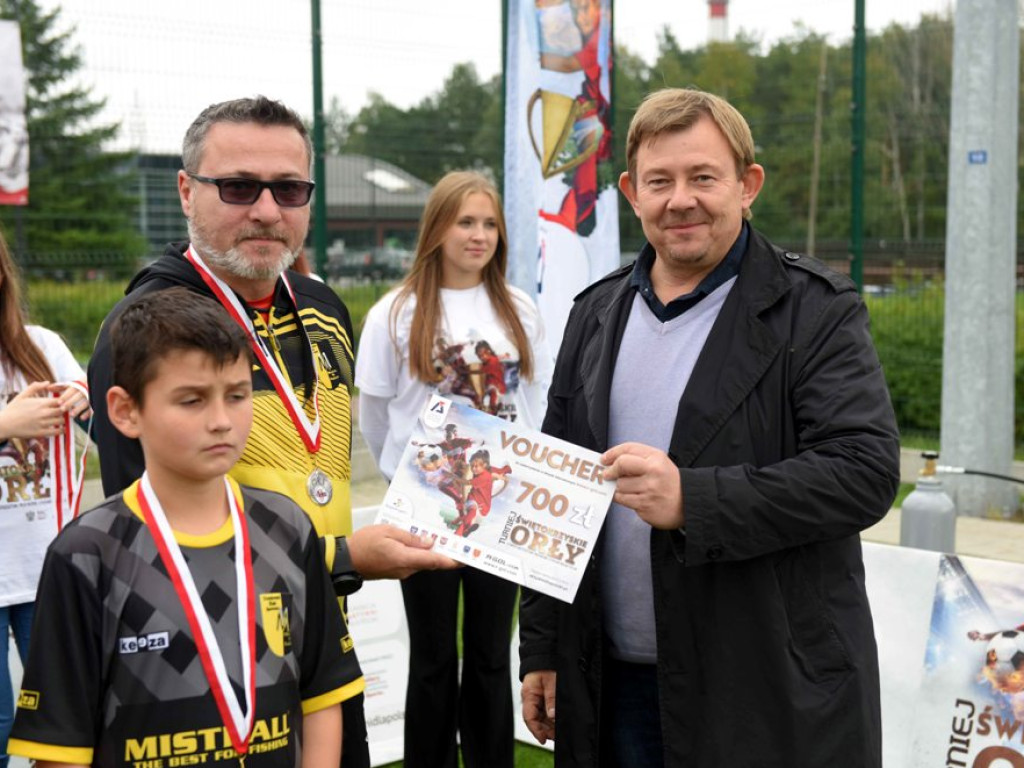 KSZO Galacticos i OKS Opatów w finale ?Świętokrzyskich Orłów ? otwartych mistrzostw piłki nożnej o Puchar Wolnej Polski? (zdjęcia)