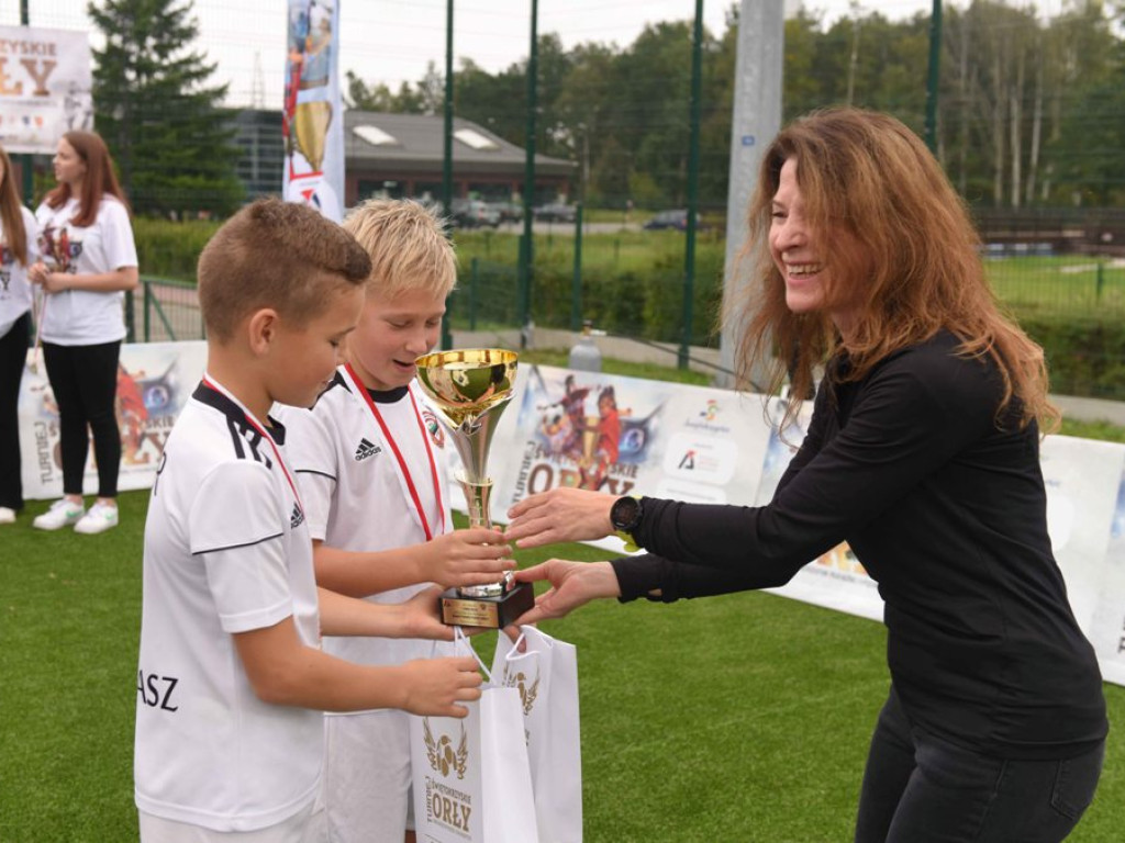 KSZO Galacticos i OKS Opatów w finale ?Świętokrzyskich Orłów ? otwartych mistrzostw piłki nożnej o Puchar Wolnej Polski? (zdjęcia)
