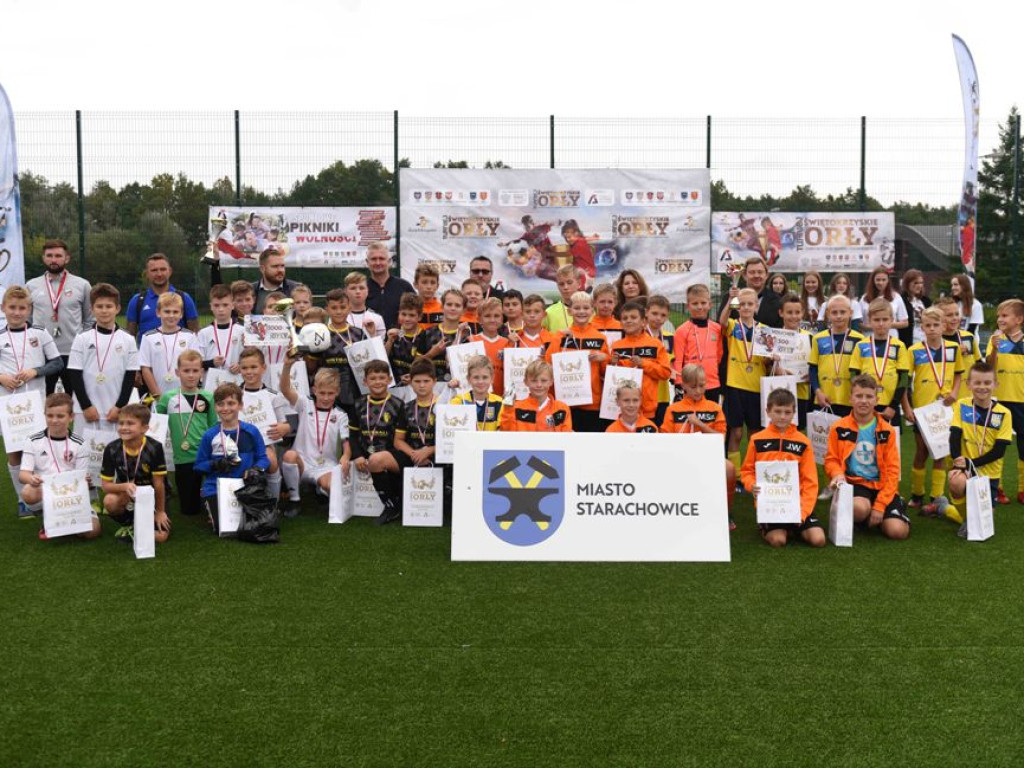 KSZO Galacticos i OKS Opatów w finale ?Świętokrzyskich Orłów ? otwartych mistrzostw piłki nożnej o Puchar Wolnej Polski? (zdjęcia)