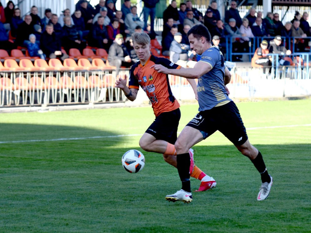 III liga piłkarska. Grupa IV. *KP KSZO 1929 Ostrowiec Świętokrzyski -Korona Rzeszów 1:1