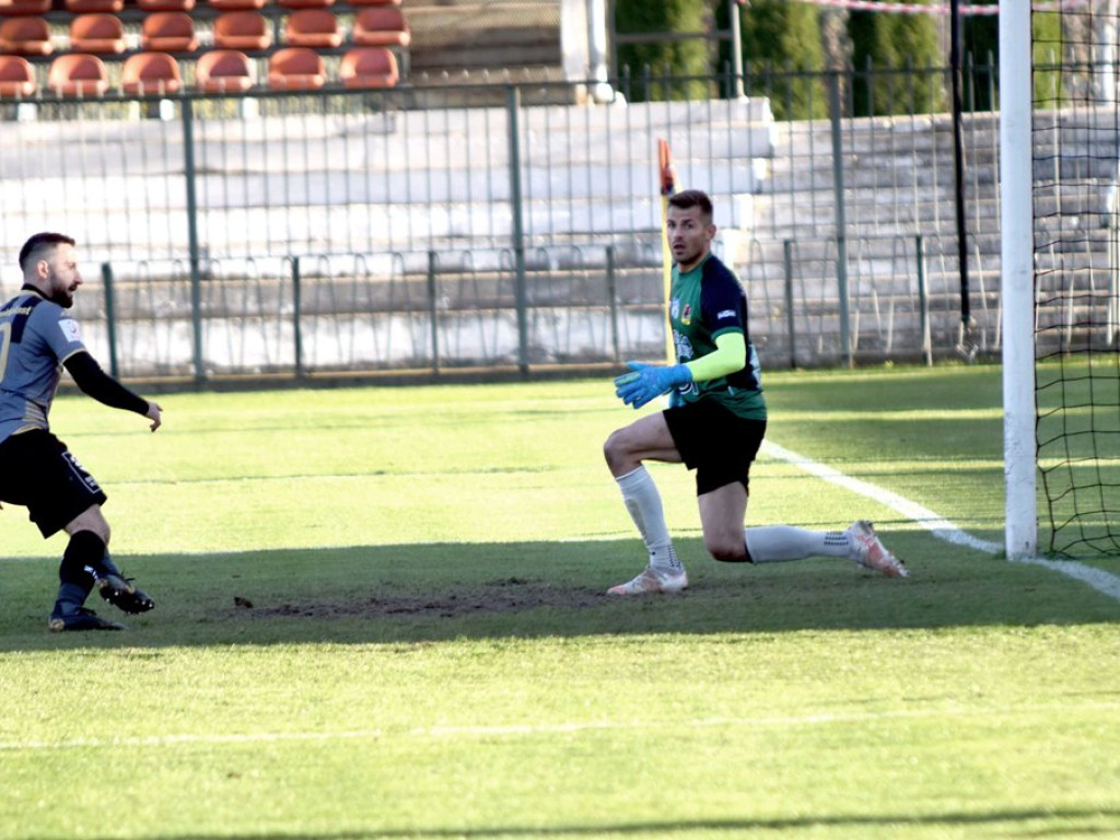 III liga piłkarska. Grupa IV. *KP KSZO 1929 Ostrowiec Świętokrzyski -Korona Rzeszów 1:1