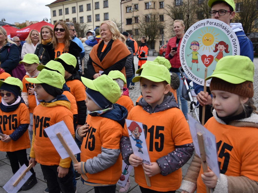 Rodzinnie na ostrowieckim Rynku (zdjęcia)
