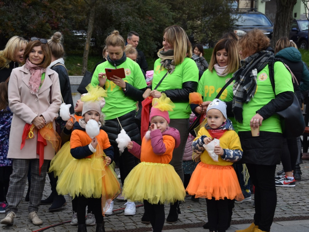 Rodzinnie na ostrowieckim Rynku (zdjęcia)