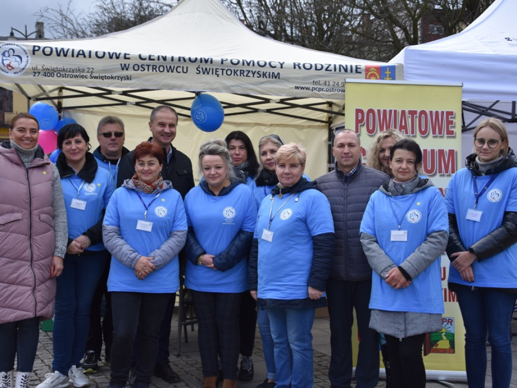 Rodzinnie na ostrowieckim Rynku (zdjęcia)