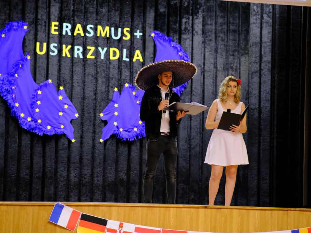 Uroczyste podsumowanie programu Erasmus+. Uczniowie otrzymali dokumenty Europass