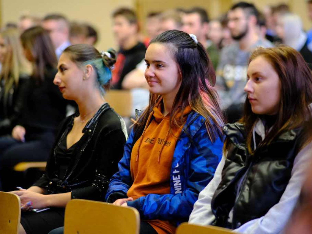 Uroczyste podsumowanie programu Erasmus+. Uczniowie otrzymali dokumenty Europass
