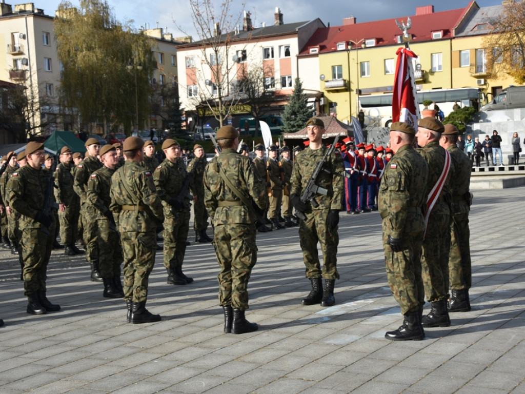 Żołnierze przysięgali na ostrowieckim Rynku (zdjęcia)