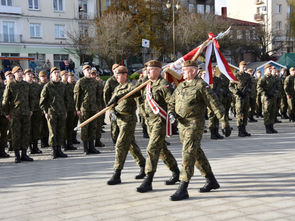 Żołnierze przysięgali na ostrowieckim Rynku (zdjęcia)