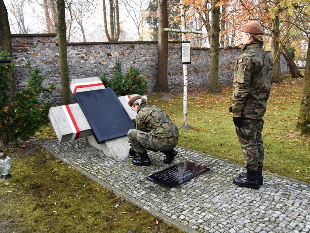Na grobach żołnierzy AK i Westerplatczyków (zdjęcia)
