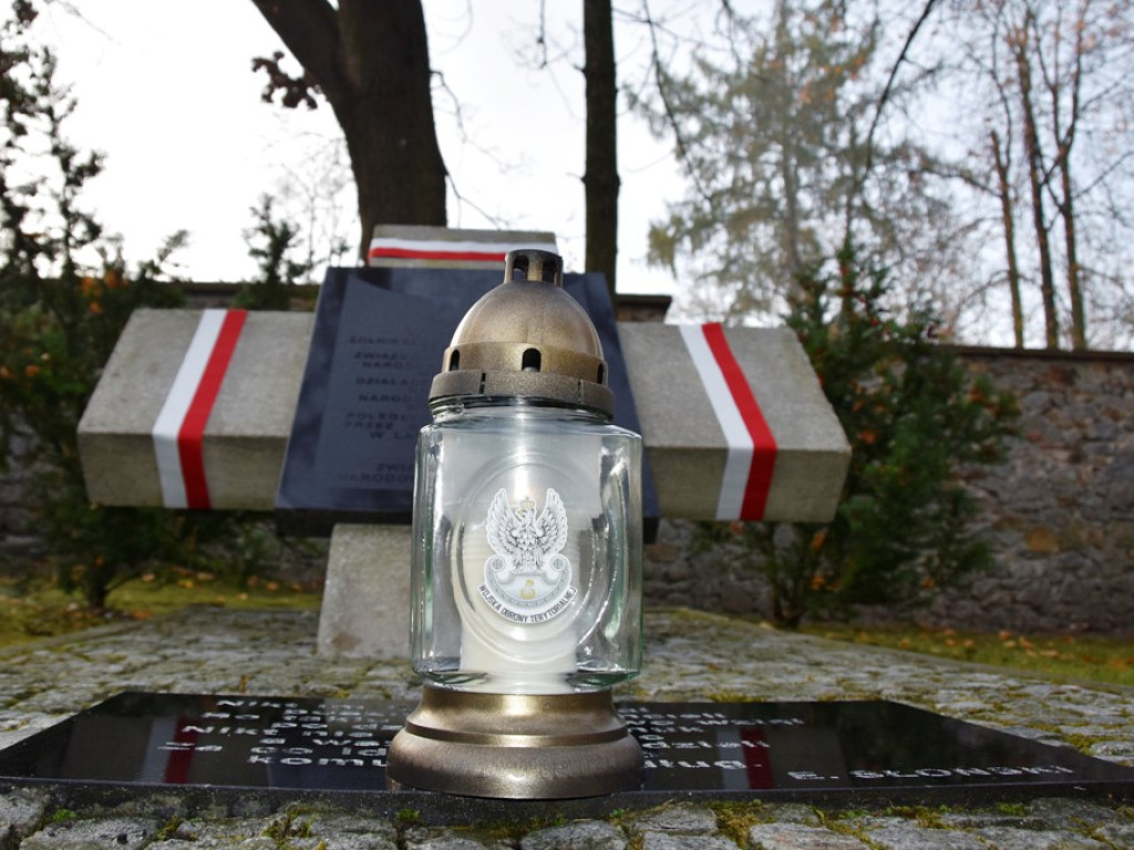 Na grobach żołnierzy AK i Westerplatczyków (zdjęcia)