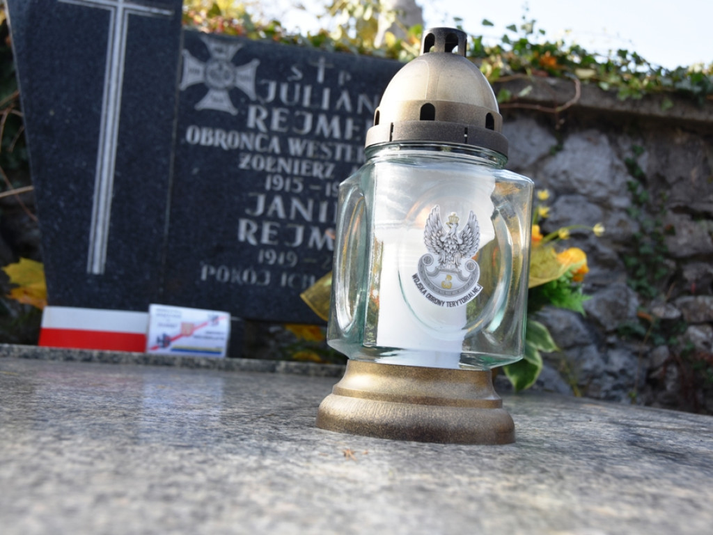 Na grobach żołnierzy AK i Westerplatczyków (zdjęcia)
