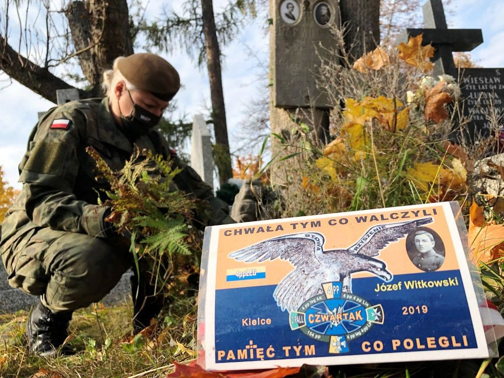 Na grobach żołnierzy AK i Westerplatczyków (zdjęcia)