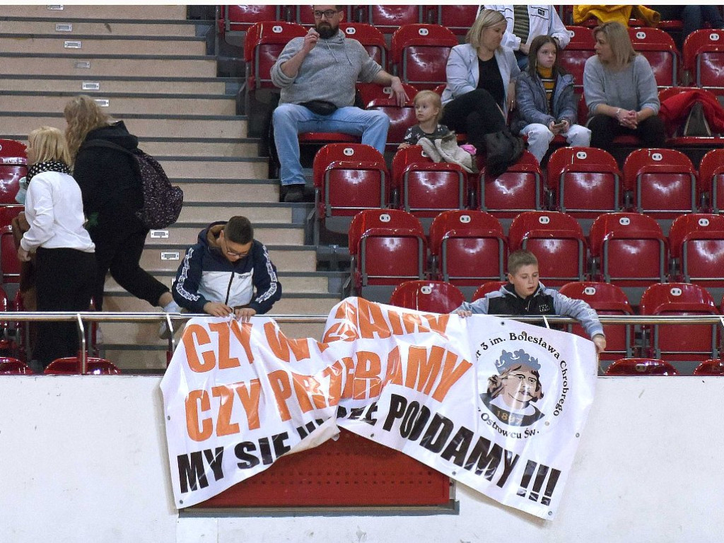 I liga piłki ręcznej mężczyzn. Grupa D. *KSZO Ostrowiec Świętokrzyski - AZS AGH Kraków 33:31
