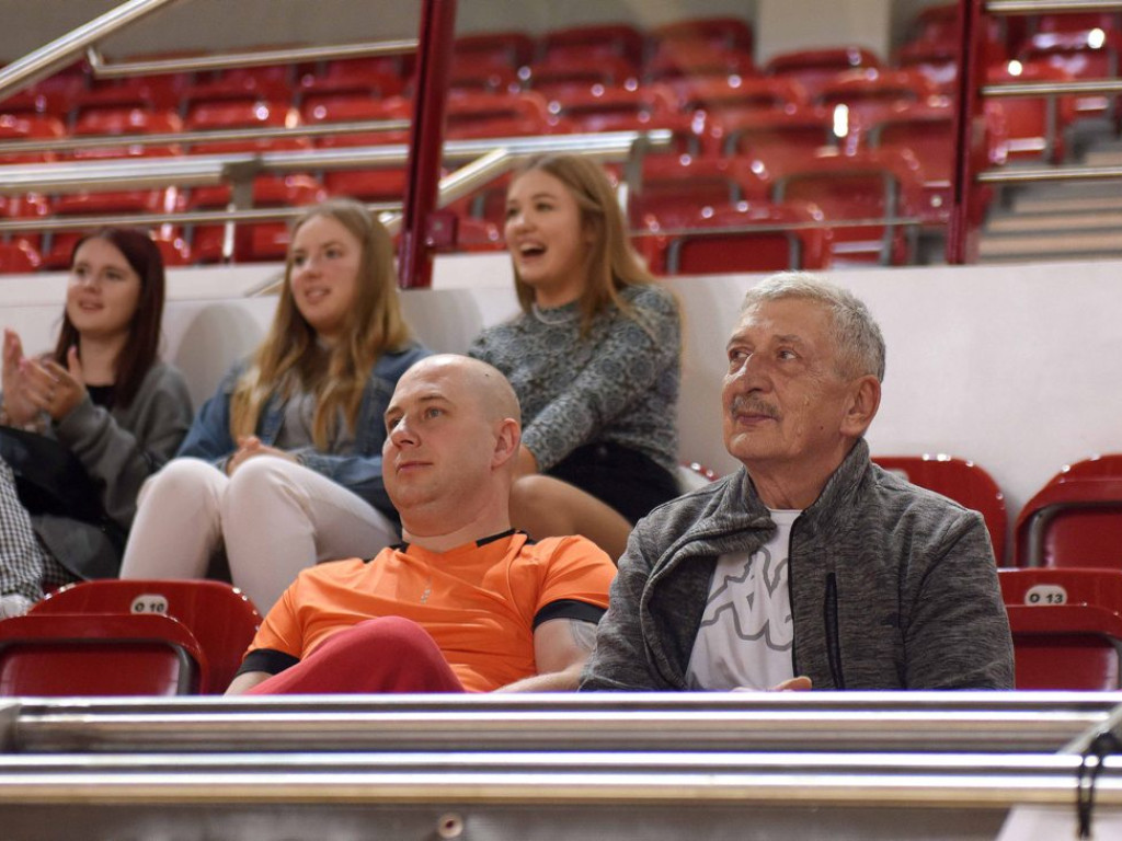 I liga piłki ręcznej mężczyzn. Grupa D. *KSZO Ostrowiec Świętokrzyski - AZS AGH Kraków 33:31