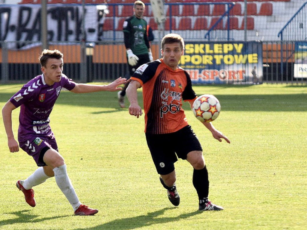 III liga piłki nożnej. Grupa IV. *KP KSZO 1929 Ostrowiec Świętokrzyski - Podlasie Biała Podlaska 3:1