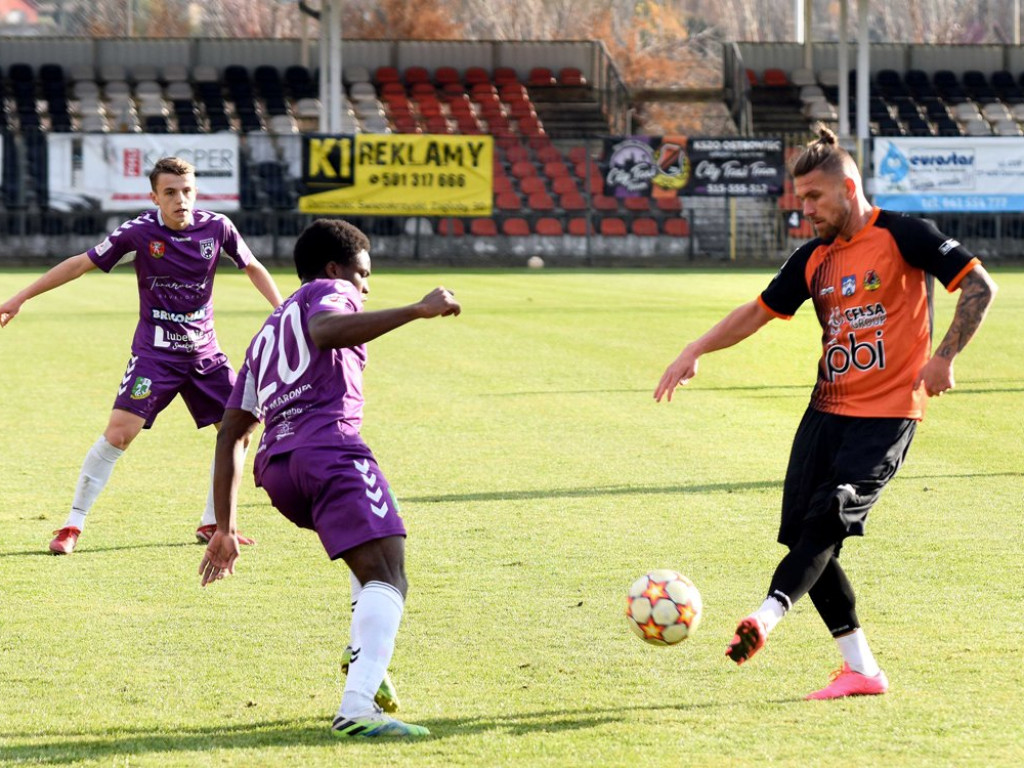 III liga piłki nożnej. Grupa IV. *KP KSZO 1929 Ostrowiec Świętokrzyski - Podlasie Biała Podlaska 3:1