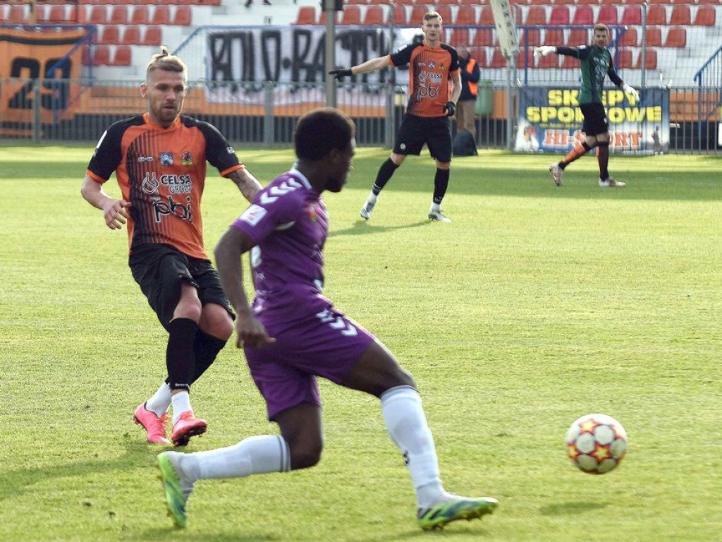 III liga piłki nożnej. Grupa IV. *KP KSZO 1929 Ostrowiec Świętokrzyski - Podlasie Biała Podlaska 3:1