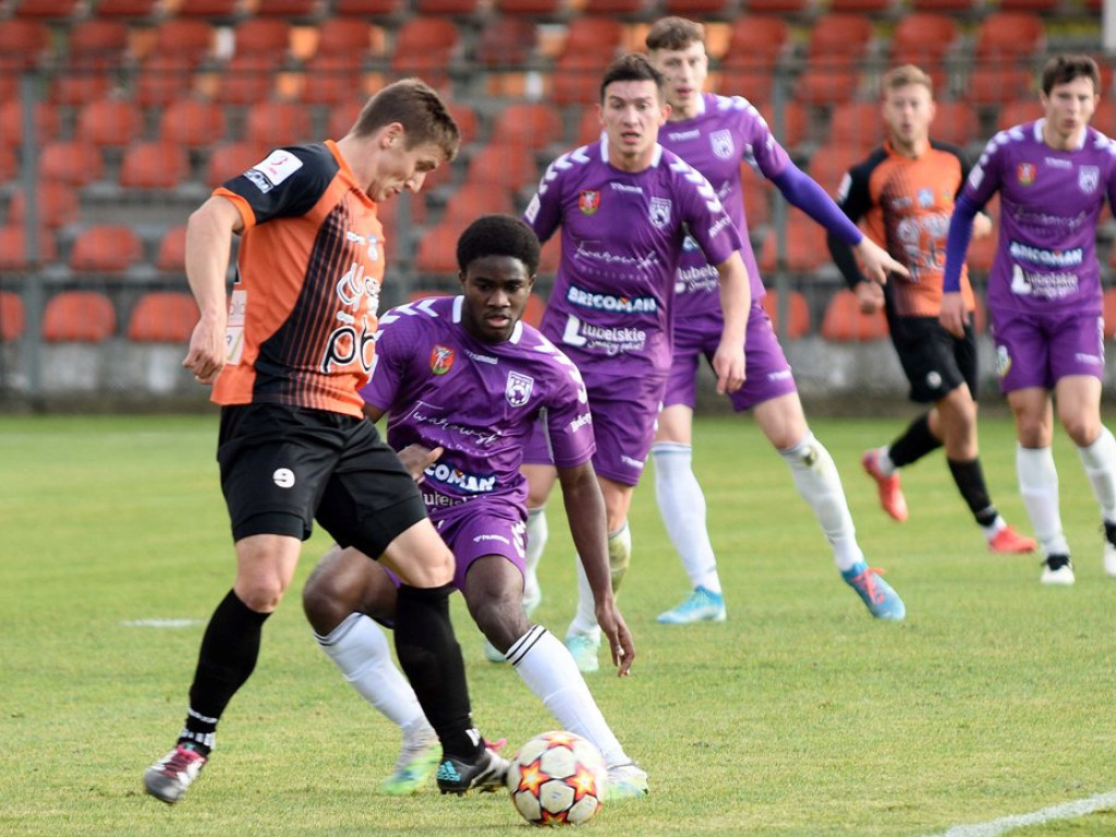 III liga piłki nożnej. Grupa IV. *KP KSZO 1929 Ostrowiec Świętokrzyski - Podlasie Biała Podlaska 3:1