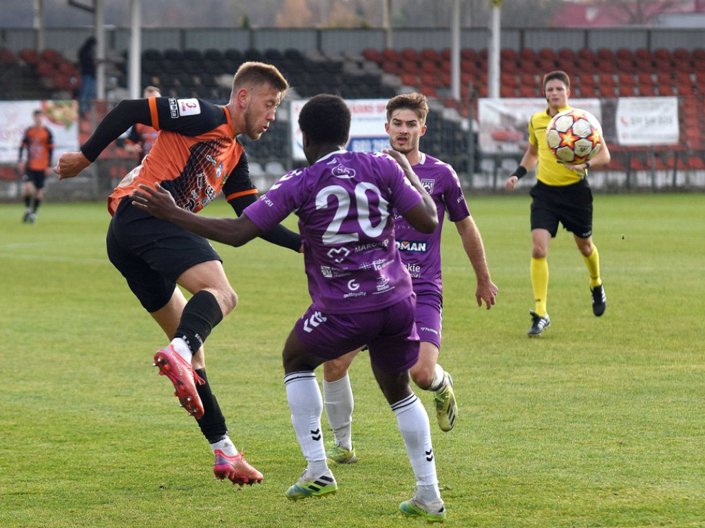 III liga piłki nożnej. Grupa IV. *KP KSZO 1929 Ostrowiec Świętokrzyski - Podlasie Biała Podlaska 3:1