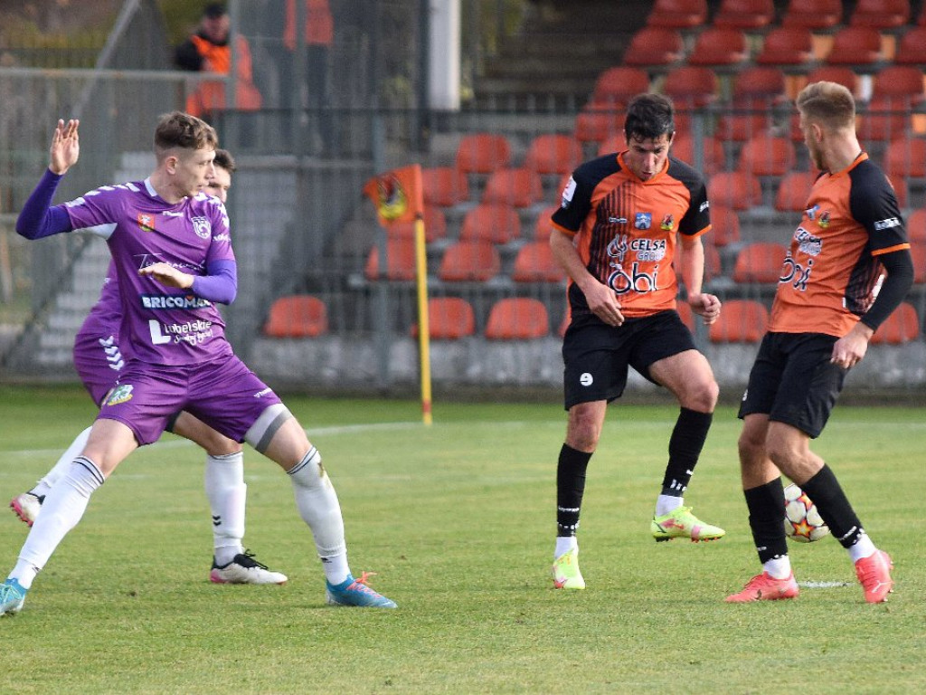 III liga piłki nożnej. Grupa IV. *KP KSZO 1929 Ostrowiec Świętokrzyski - Podlasie Biała Podlaska 3:1