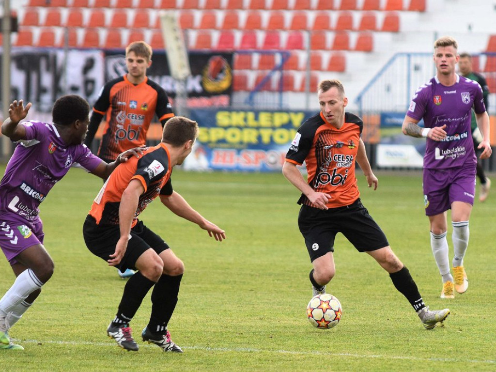 III liga piłki nożnej. Grupa IV. *KP KSZO 1929 Ostrowiec Świętokrzyski - Podlasie Biała Podlaska 3:1