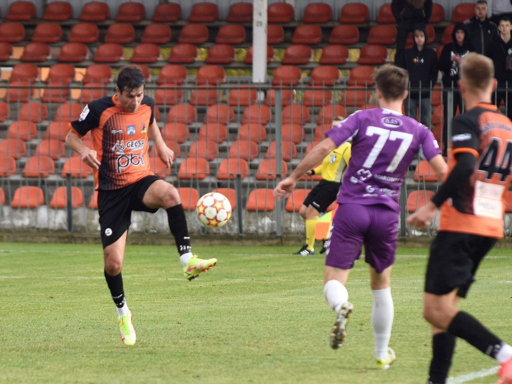 III liga piłki nożnej. Grupa IV. *KP KSZO 1929 Ostrowiec Świętokrzyski - Podlasie Biała Podlaska 3:1