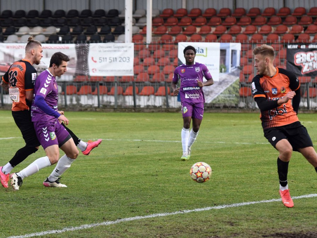 III liga piłki nożnej. Grupa IV. *KP KSZO 1929 Ostrowiec Świętokrzyski - Podlasie Biała Podlaska 3:1
