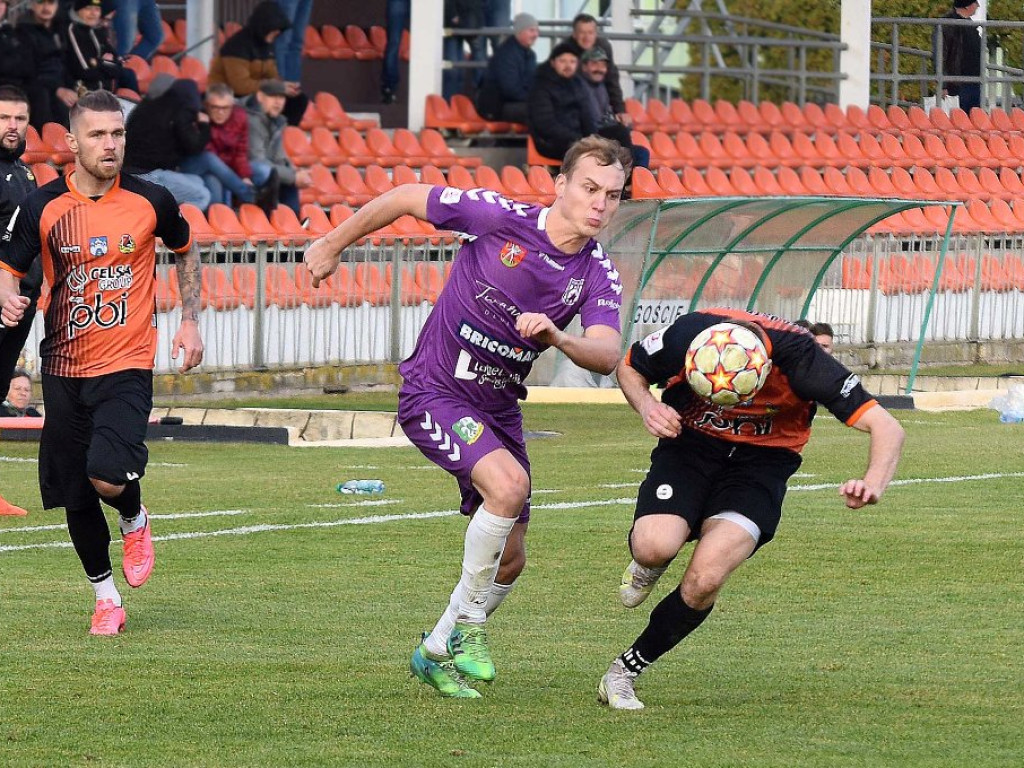 III liga piłki nożnej. Grupa IV. *KP KSZO 1929 Ostrowiec Świętokrzyski - Podlasie Biała Podlaska 3:1