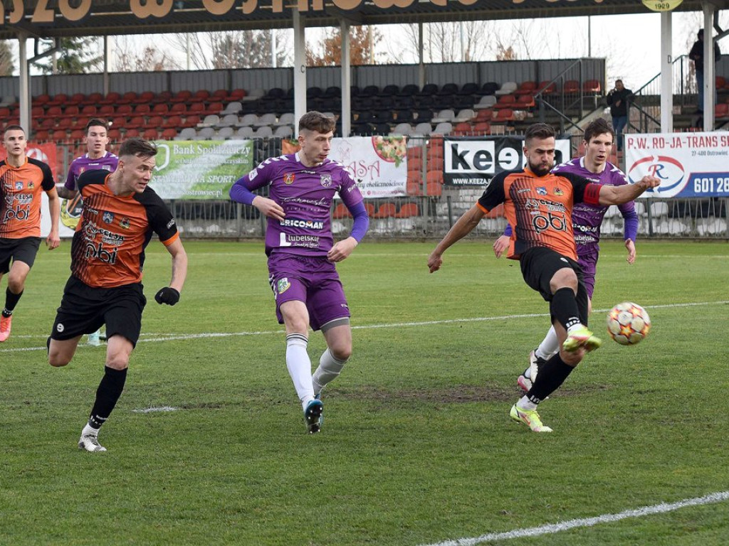 III liga piłki nożnej. Grupa IV. *KP KSZO 1929 Ostrowiec Świętokrzyski - Podlasie Biała Podlaska 3:1