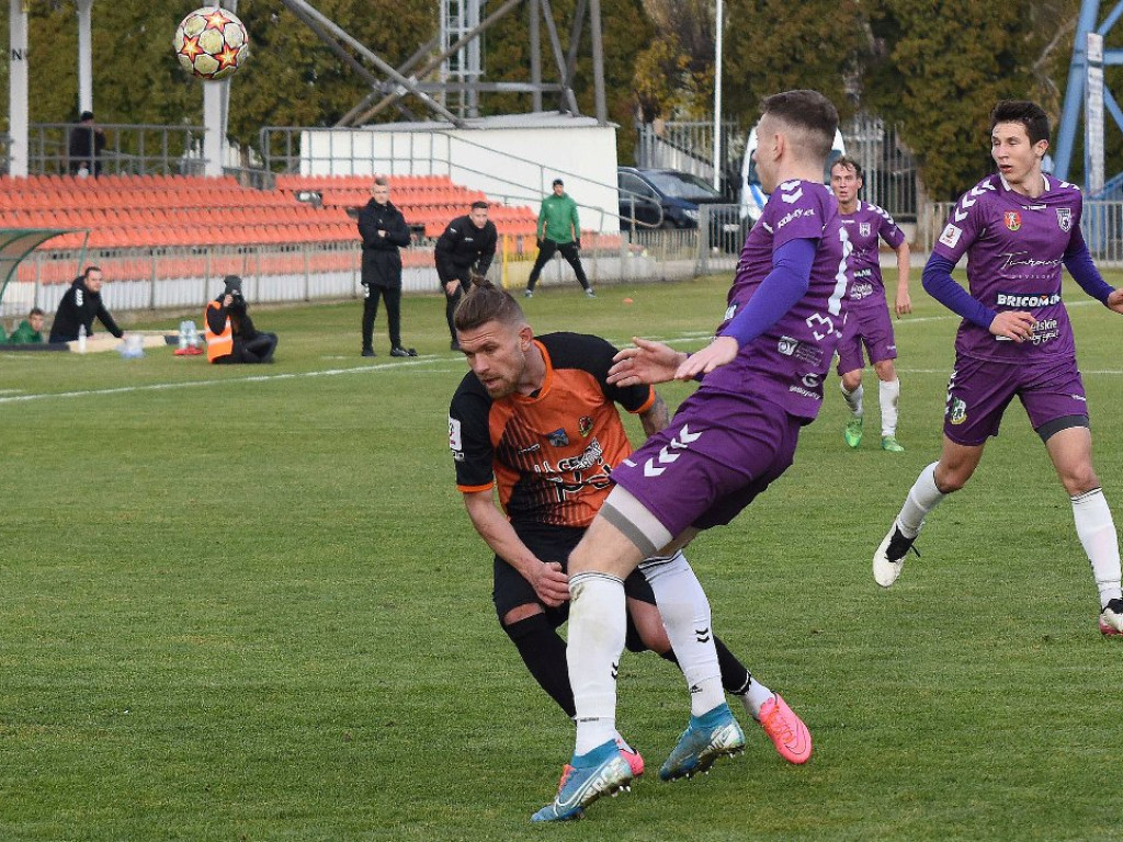 III liga piłki nożnej. Grupa IV. *KP KSZO 1929 Ostrowiec Świętokrzyski - Podlasie Biała Podlaska 3:1