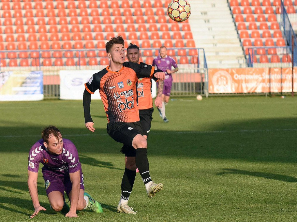 III liga piłki nożnej. Grupa IV. *KP KSZO 1929 Ostrowiec Świętokrzyski - Podlasie Biała Podlaska 3:1