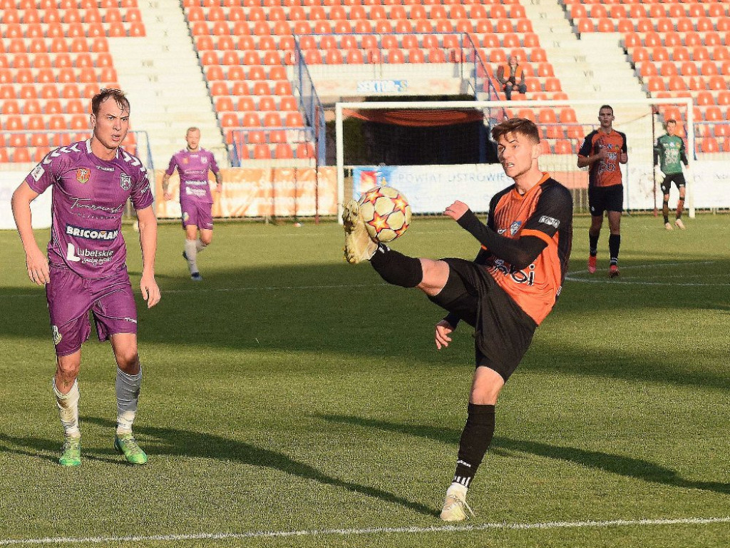 III liga piłki nożnej. Grupa IV. *KP KSZO 1929 Ostrowiec Świętokrzyski - Podlasie Biała Podlaska 3:1