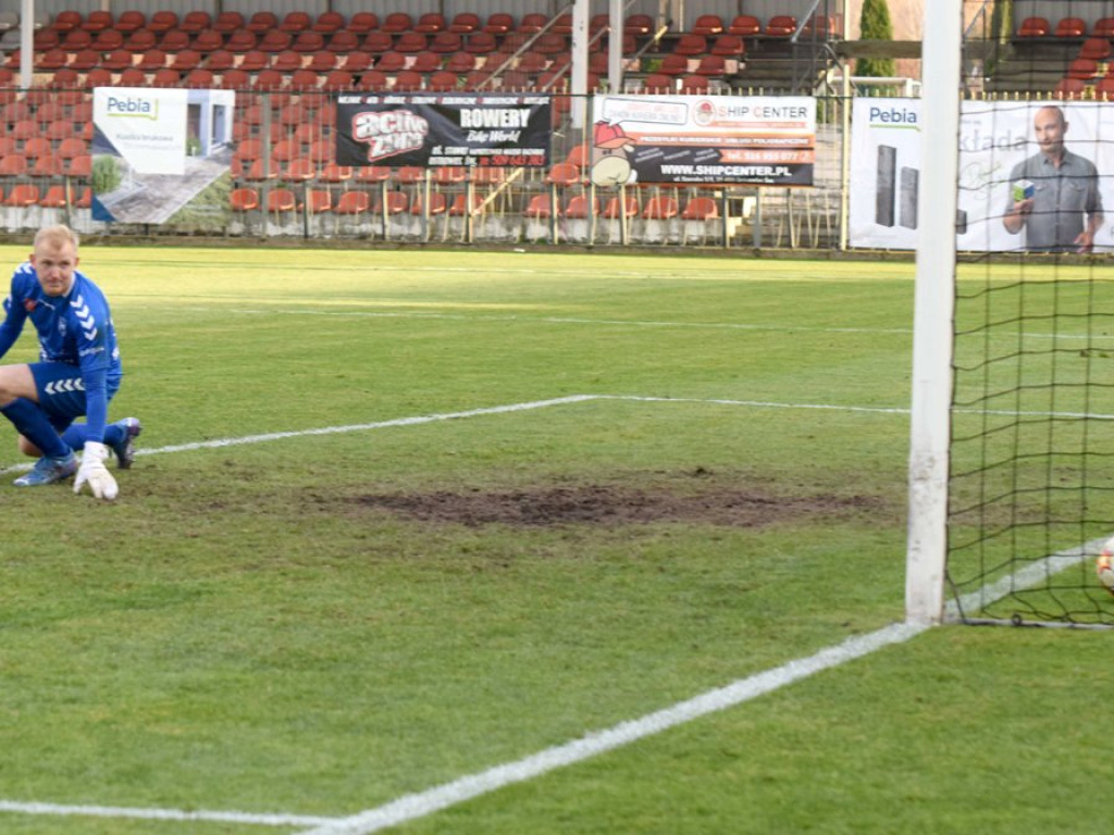 III liga piłki nożnej. Grupa IV. *KP KSZO 1929 Ostrowiec Świętokrzyski - Podlasie Biała Podlaska 3:1