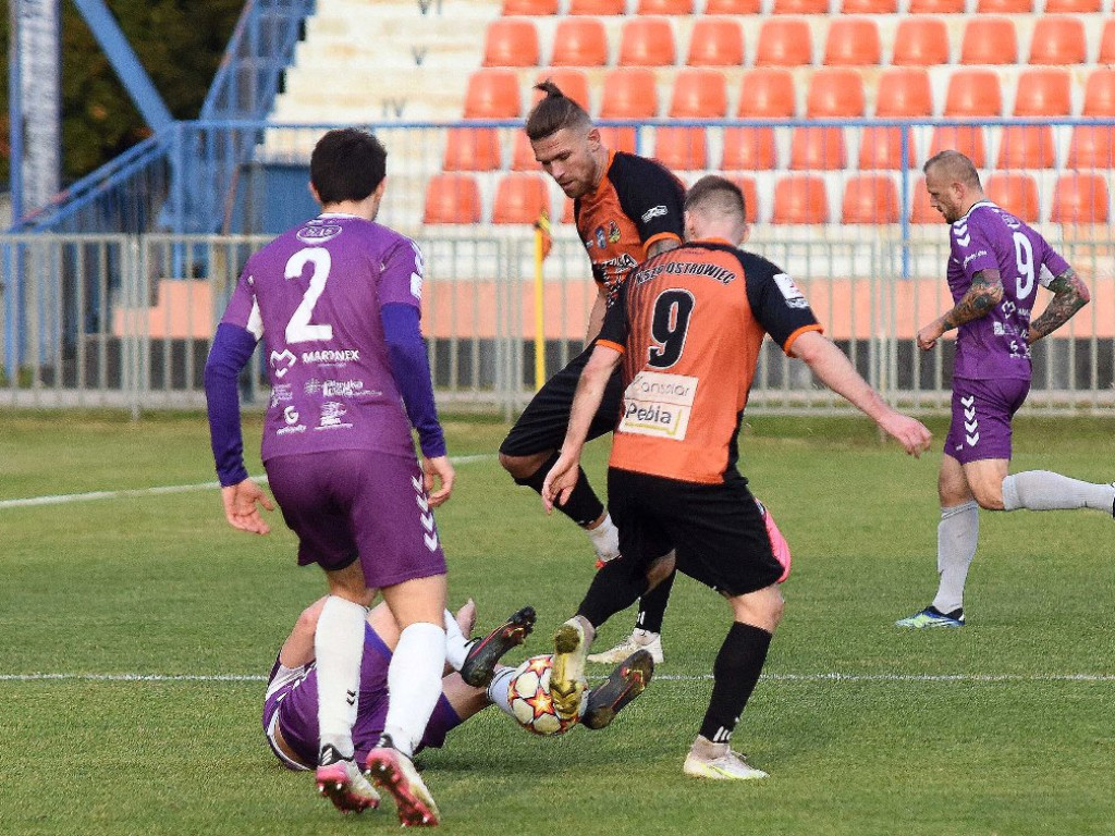 III liga piłki nożnej. Grupa IV. *KP KSZO 1929 Ostrowiec Świętokrzyski - Podlasie Biała Podlaska 3:1