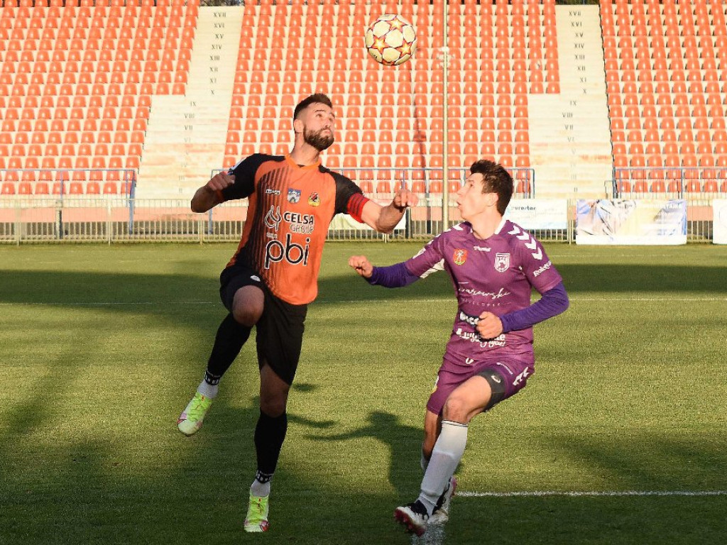 III liga piłki nożnej. Grupa IV. *KP KSZO 1929 Ostrowiec Świętokrzyski - Podlasie Biała Podlaska 3:1