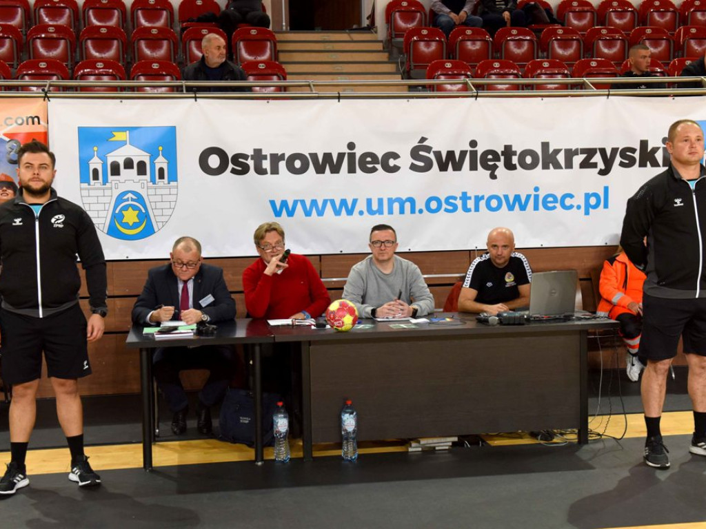 I liga piłki ręcznej. Grupa D. *KSZO Ostrowiec Świętokrzyski - SMS II ZPRP Kielce 40:35