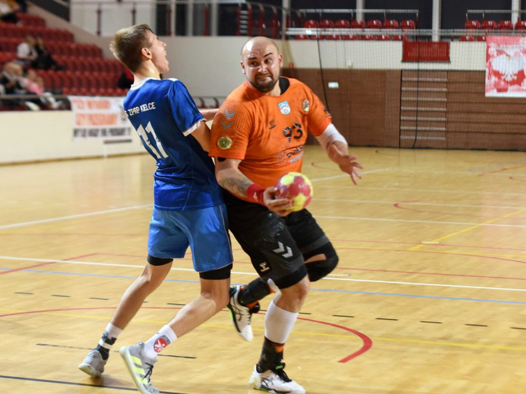 I liga piłki ręcznej. Grupa D. *KSZO Ostrowiec Świętokrzyski - SMS II ZPRP Kielce 40:35