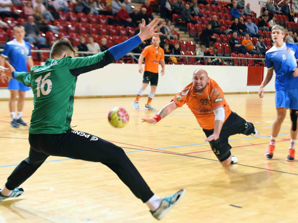 I liga piłki ręcznej. Grupa D. *KSZO Ostrowiec Świętokrzyski - SMS II ZPRP Kielce 40:35