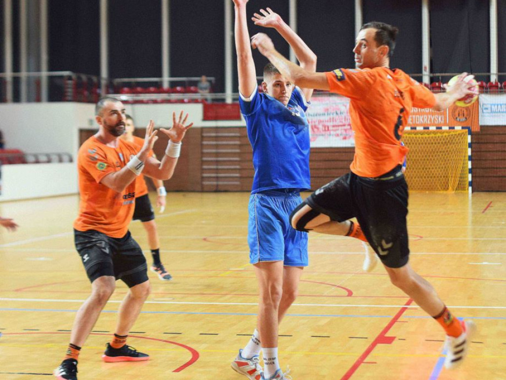 I liga piłki ręcznej. Grupa D. *KSZO Ostrowiec Świętokrzyski - SMS II ZPRP Kielce 40:35