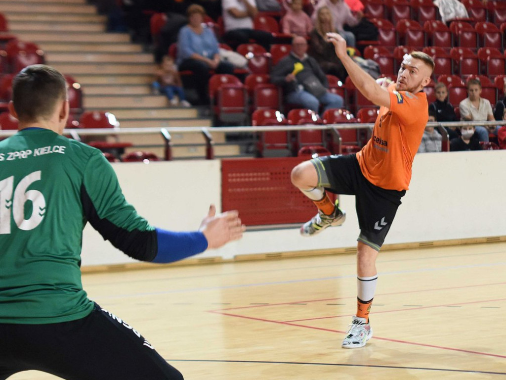 I liga piłki ręcznej. Grupa D. *KSZO Ostrowiec Świętokrzyski - SMS II ZPRP Kielce 40:35