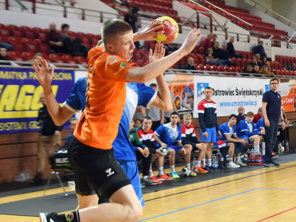 I liga piłki ręcznej. Grupa D. *KSZO Ostrowiec Świętokrzyski - SMS II ZPRP Kielce 40:35