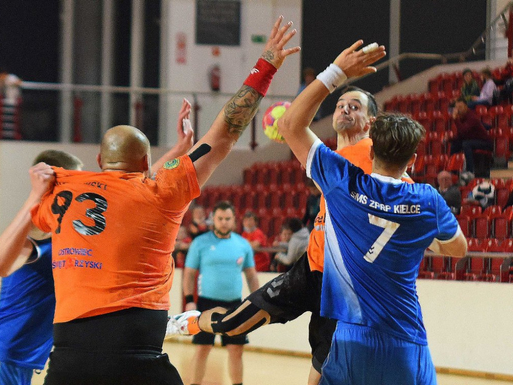 I liga piłki ręcznej. Grupa D. *KSZO Ostrowiec Świętokrzyski - SMS II ZPRP Kielce 40:35