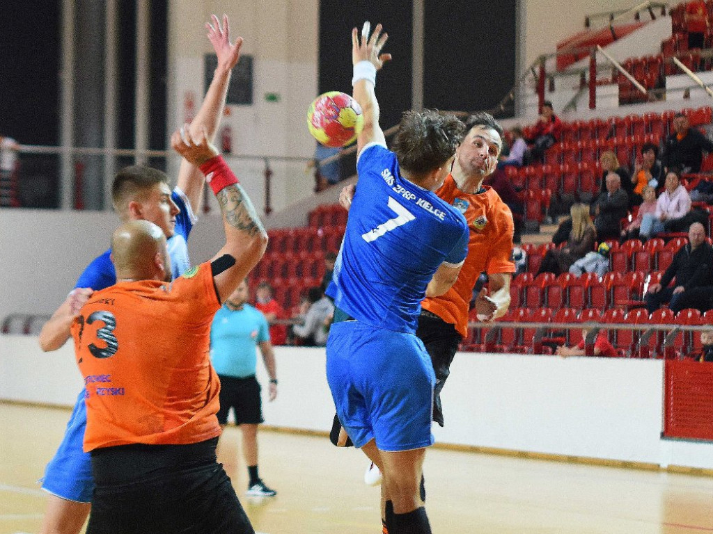 I liga piłki ręcznej. Grupa D. *KSZO Ostrowiec Świętokrzyski - SMS II ZPRP Kielce 40:35
