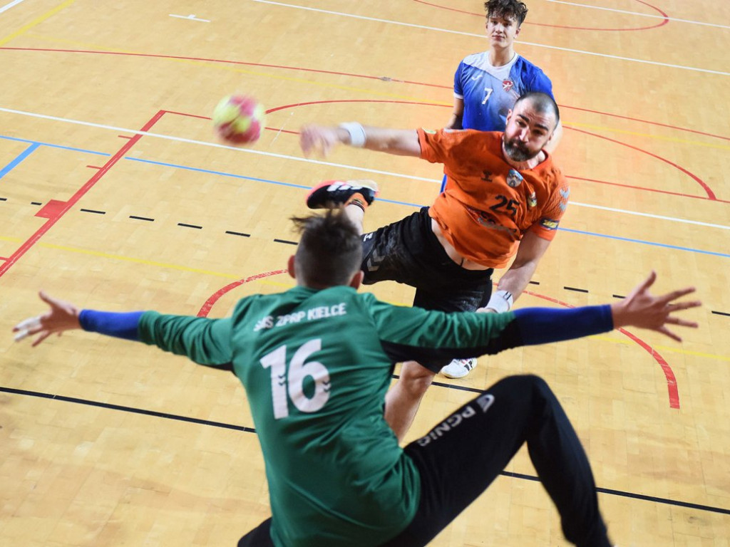 I liga piłki ręcznej. Grupa D. *KSZO Ostrowiec Świętokrzyski - SMS II ZPRP Kielce 40:35