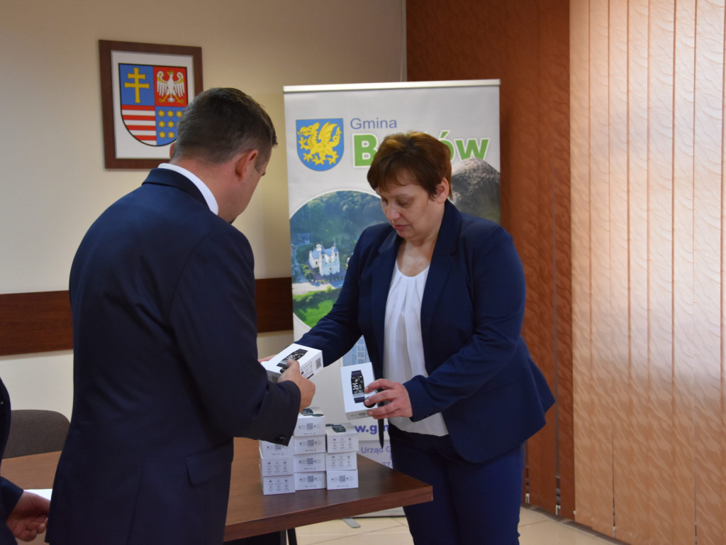 Medyczne opaski dla mieszkańców (zdjęcia)