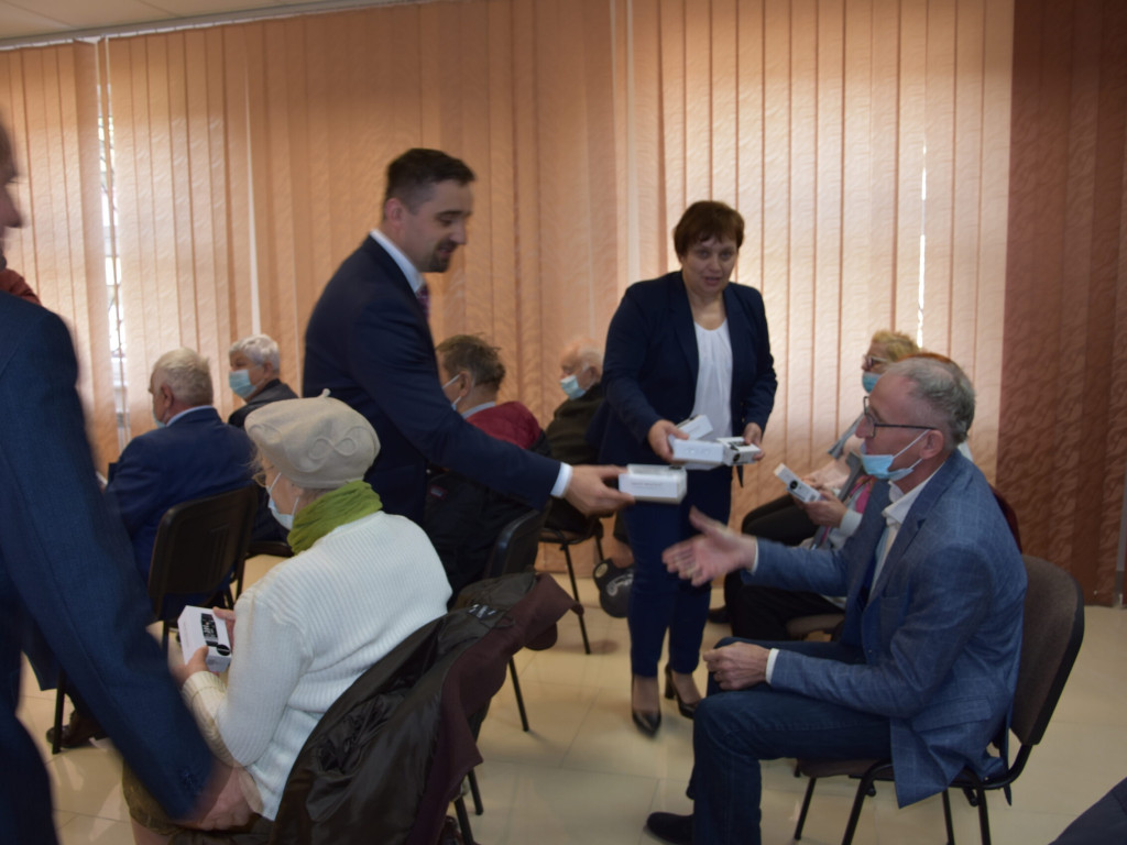 Medyczne opaski dla mieszkańców (zdjęcia)