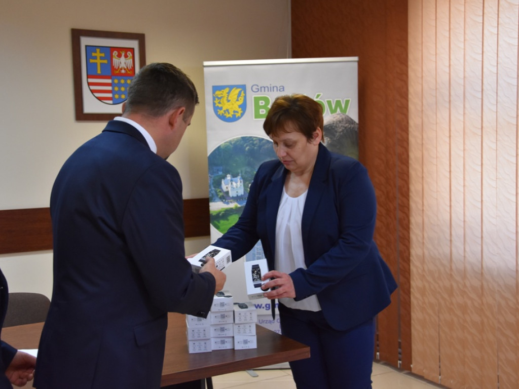 Medyczne opaski dla mieszkańców (zdjęcia)